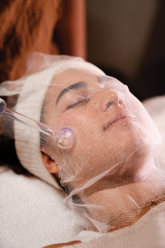 When it comes to a stand-out service, co-founder Valentina Hernandez-Botero points to the 70-minute Super Glow Facial