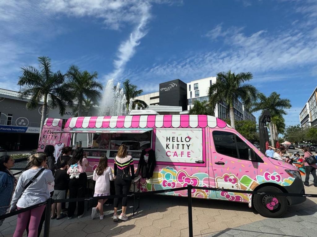 Sanrio’s Hello Kitty Café Truck will return to CityPlace Doral’s Fountain Plaza January 18. Photo courtesy of CityPlace Doral