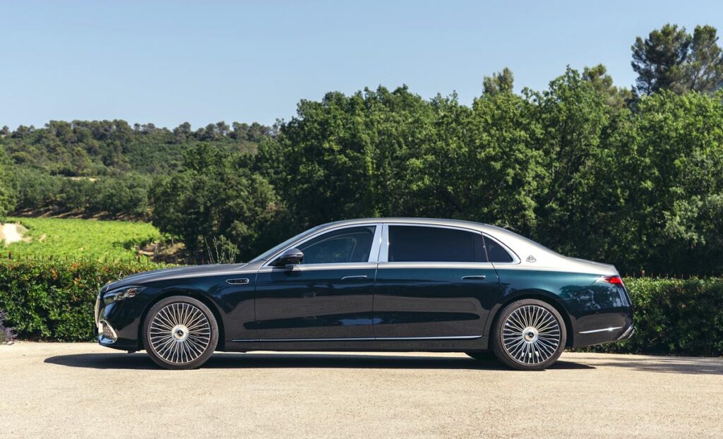 The 2027 Mercedes-Maybach S-Class’s trademark two-tone paint. Photo courtesy of Mercedes-Maybach