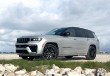 Four Play: Jeep Grand Cherokee L Summit The Jeep Grand Cherokee L Summit. Photo by Howard Walker