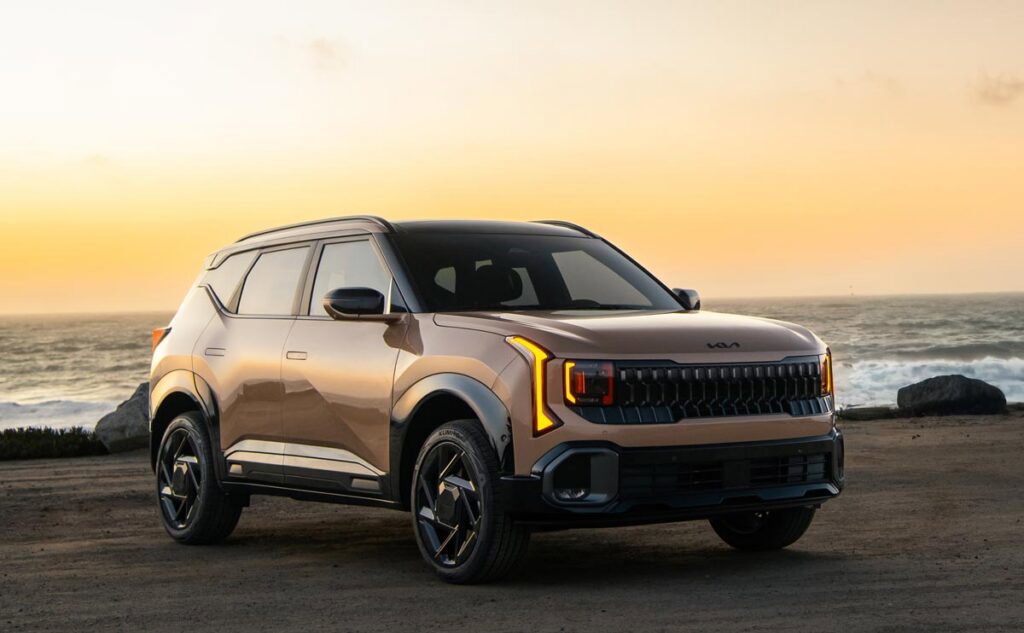 The 2027 Kia Seltos X-Line SX AWD in Terrain Brown. Photo by Kia